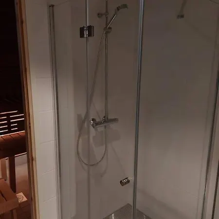Modern 64m2 - Sauna, Jacuzzi, Near Center Ferienhaus