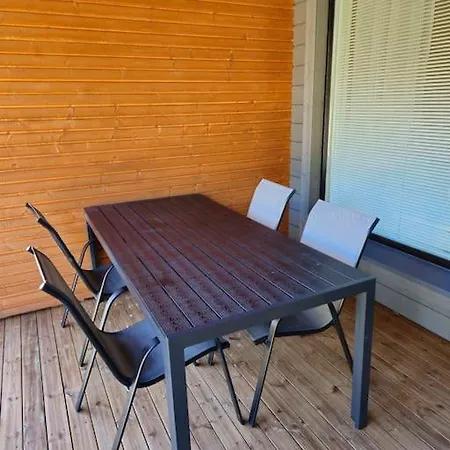 Modern 64m2 - Sauna, Jacuzzi, Near Center Ferienhaus *